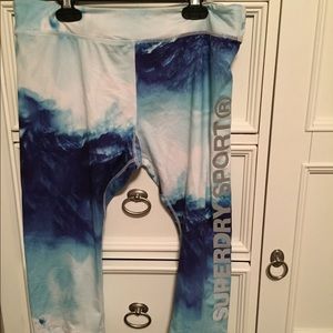 Super Dry Sport Workout Capris - Size L